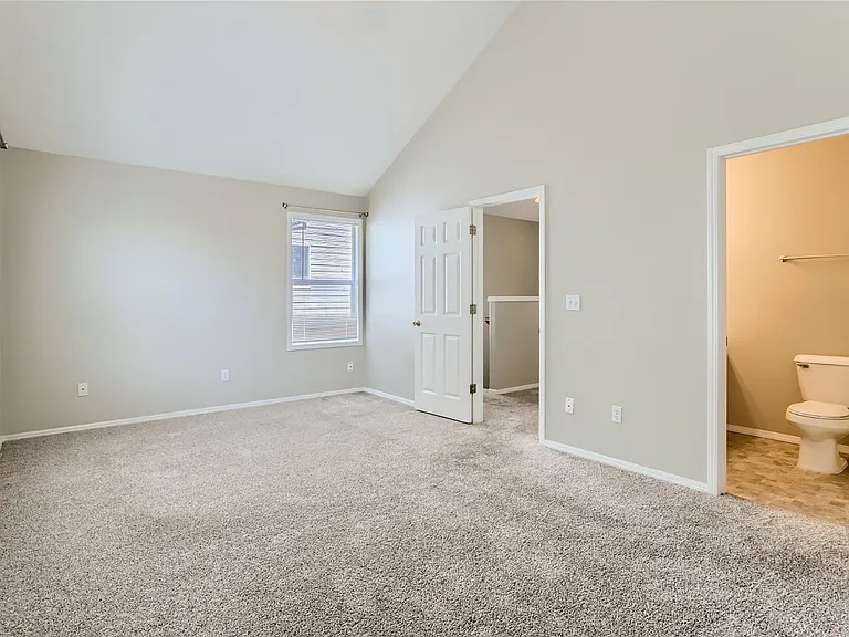 3133 NE 13th Pl — Photo 15