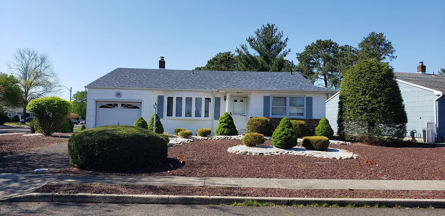 11 Bennington Dr photo 1