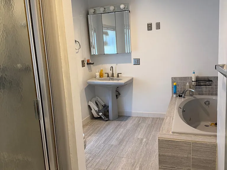 725 Westfield Ave — Photo 4