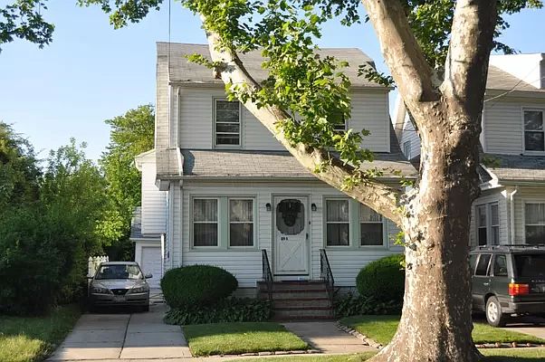 2nd image of 189-11 Turin Dr