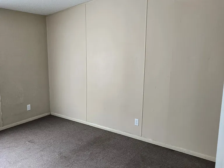910 W Maxanna Blvd — Photo 27