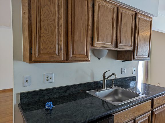 5th image of 7654 Woodview Dr