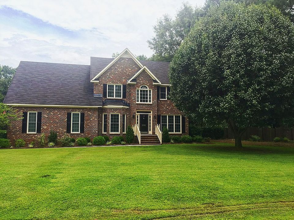 1st image of 2701 Royal Dr