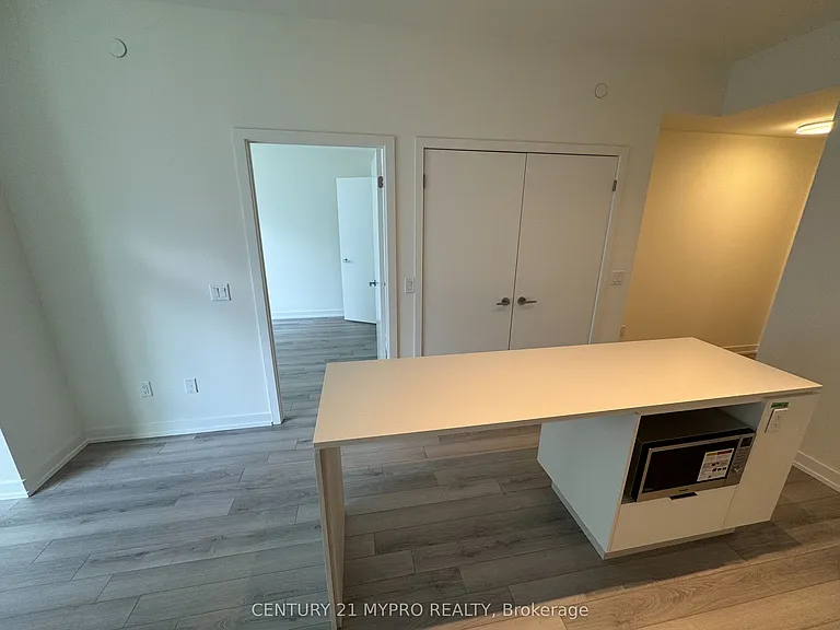 89 Church St #1010 — Photo 10