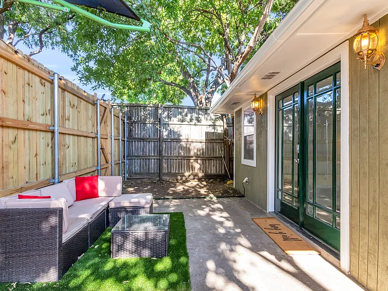 4121 Junius St #B — Photo 4