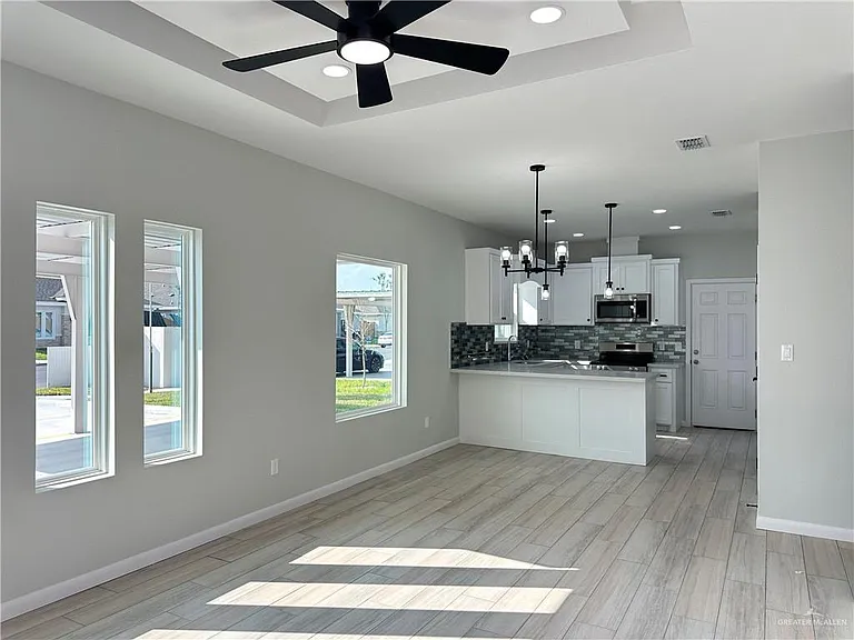 816 N Clarence Ave #3 — Photo 2