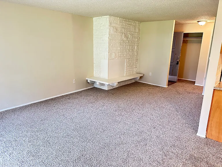 Riverside Manor — Photo 121