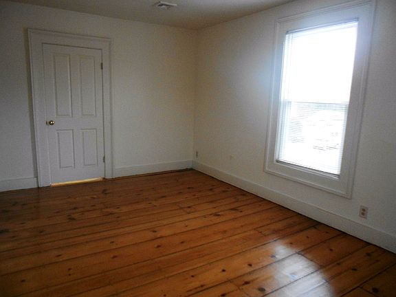 4th image of 10 Hillside Ave APT C