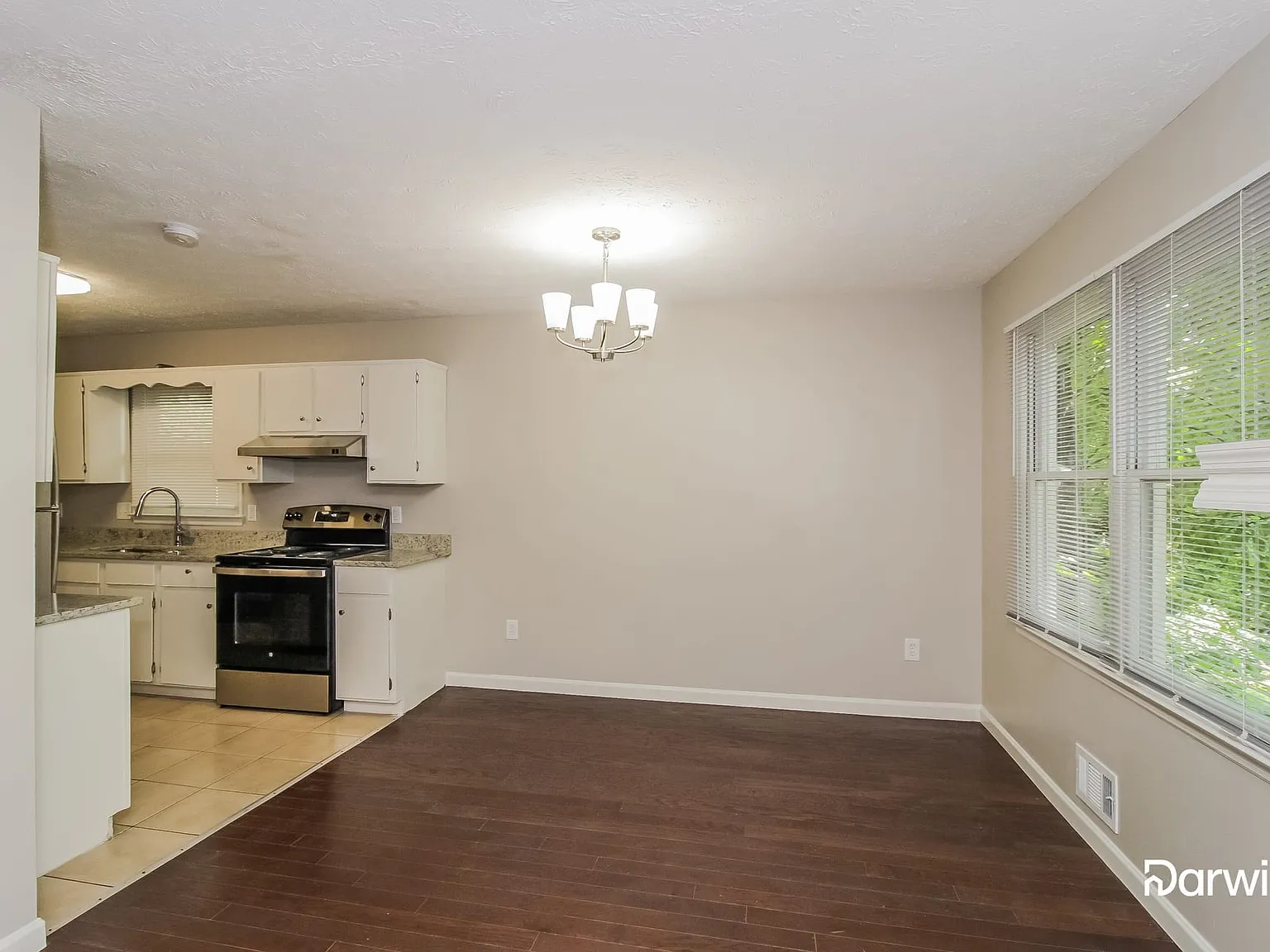 3 bed, 2.5 bath, 1404 sqft, $2,025 — Photo 4