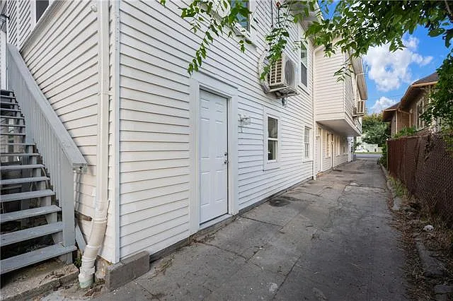 2 bed, 1.0 bath, 500 sqft, $1,200 — Photo 2