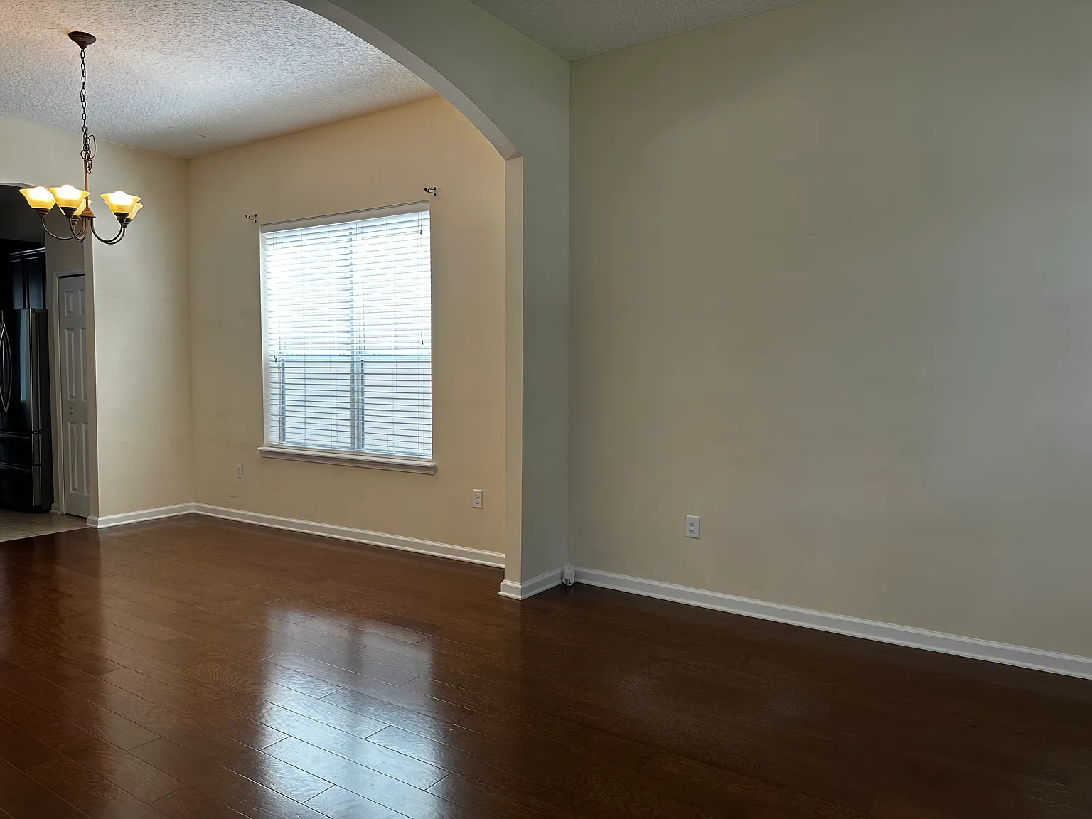 5 bed, 3092 sqft, $2,950 — Photo 4