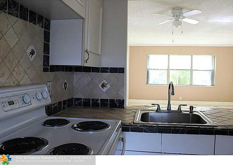 1st image of 560 SE 2nd Ave APT H3