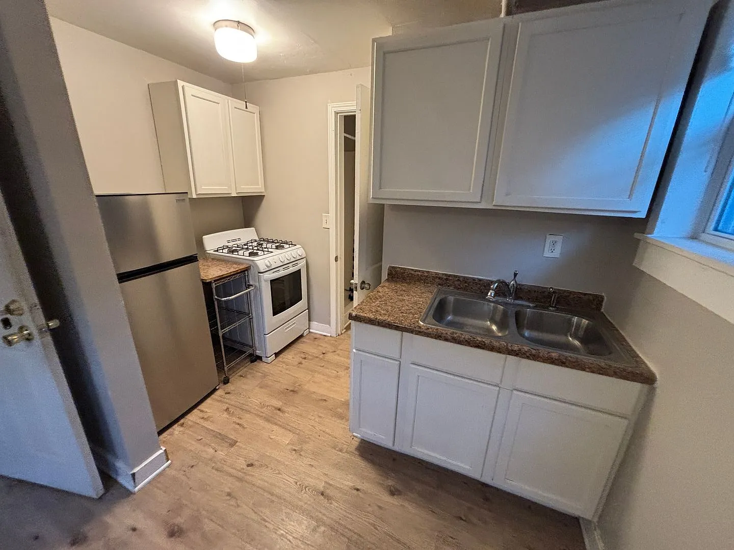 2715 Stone Park Blvd — Photo 2