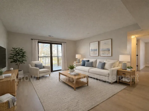 2323 T St #14, Lincoln, NE 68503