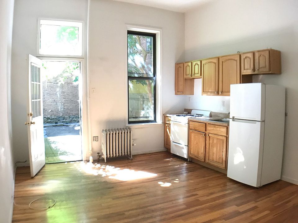 1st image of 350 Bedford Ave APT 3