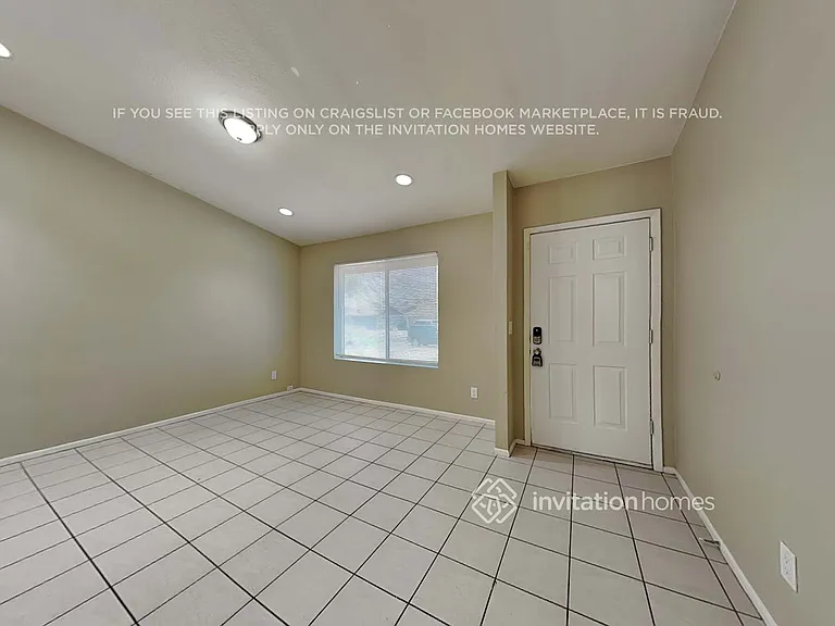 5634 W Altadena Ave — Photo 3