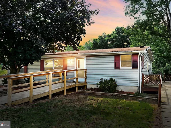 2082 Slagel Rd, Spring Grove, PA 17362