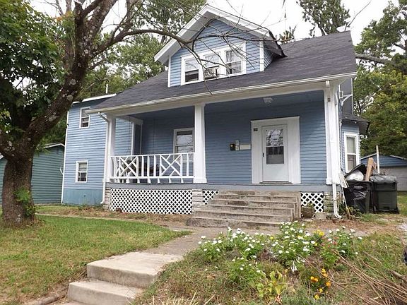 2nd image of 209 E College St