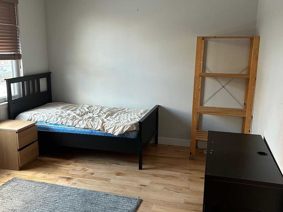 2nd image of 44 Ontario St