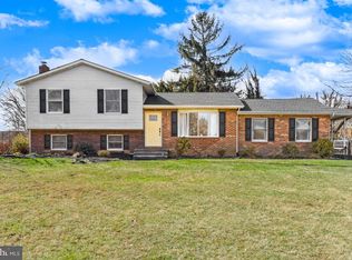 2718 Hi View Dr, Hampstead, MD 21074