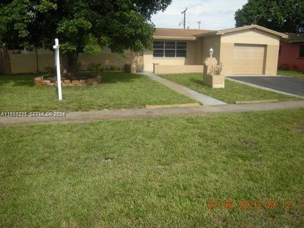 710 NW 77th Way, Hollywood, FL 33024