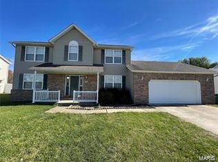 1216 Seward Dr, O'Fallon, IL 62269