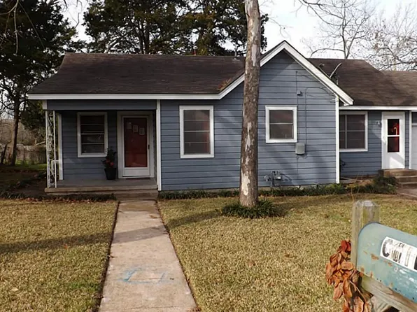 1704 Franklin St, Brenham, TX 77833