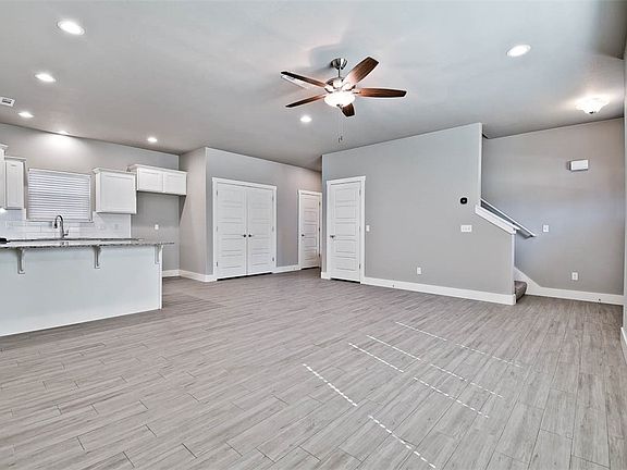 4th image of 358 W Kinniburgh Dr