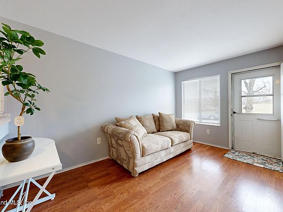 4th image of 32 Aspen Knolls Way