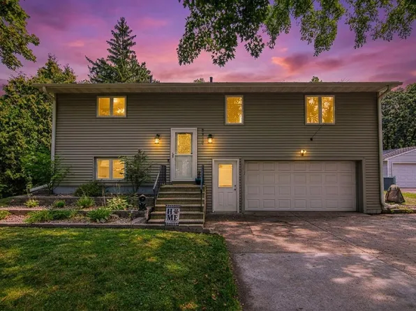 5919 Oldfield Ave N, Stillwater, MN 55082