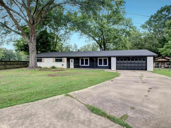 996 Hacienda Dr, Benton, AR 72019