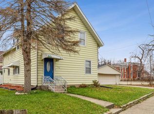 220 22nd Ave N, Clinton, IA 52732