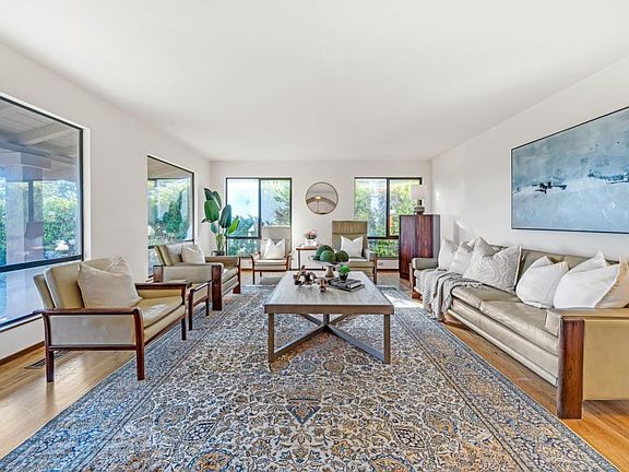 4th image of 10317 Vista Knoll Blvd