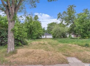 431B R Ave S, Saskatoon, SK S7M2Z2