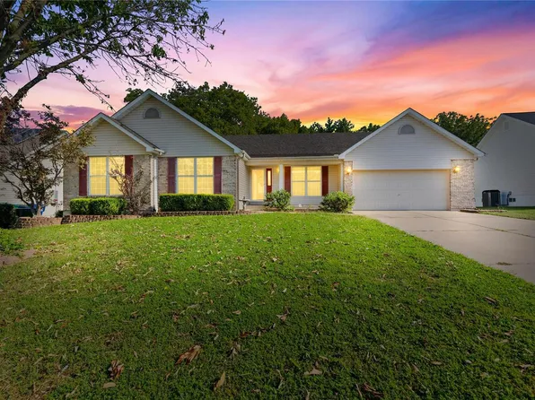 3420 Clearfield Ln, Saint Charles, MO 63303