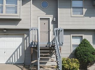540 Westwinds Dr, Iowa City, IA 52246