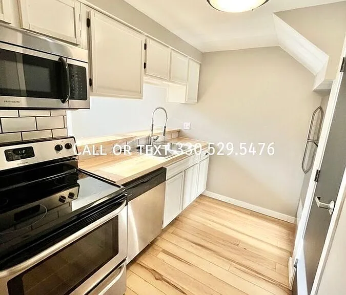 1133 W 9th Street — Photo 45