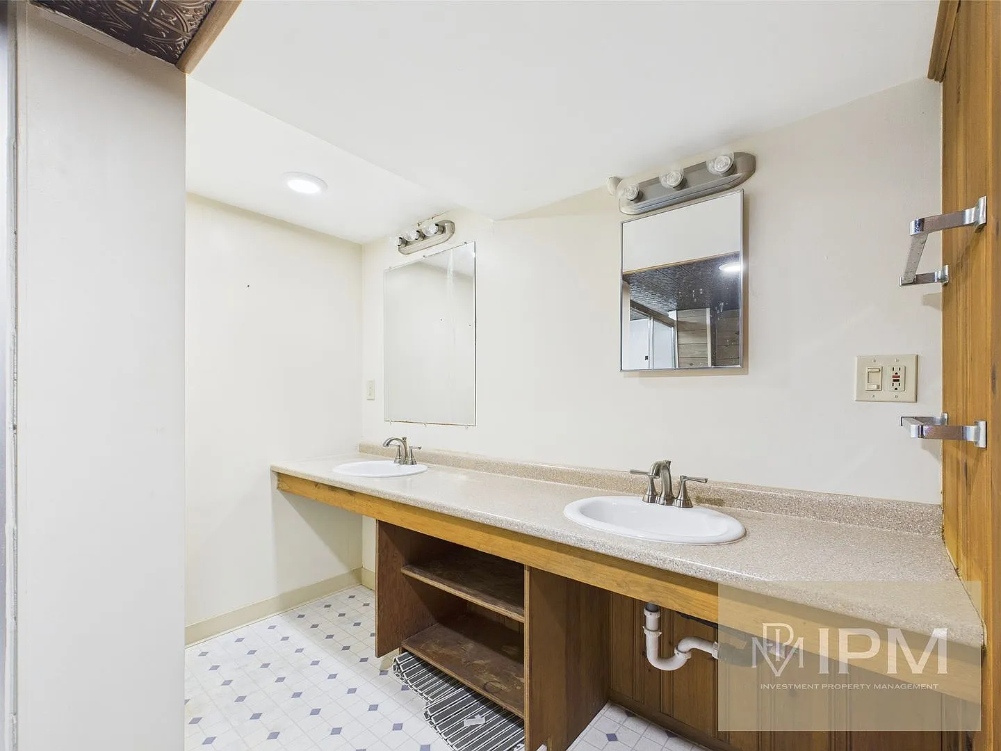 307 N Fayette St — Photo 2