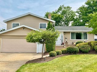 2023 Winterpark Dr, Parma, OH 44134