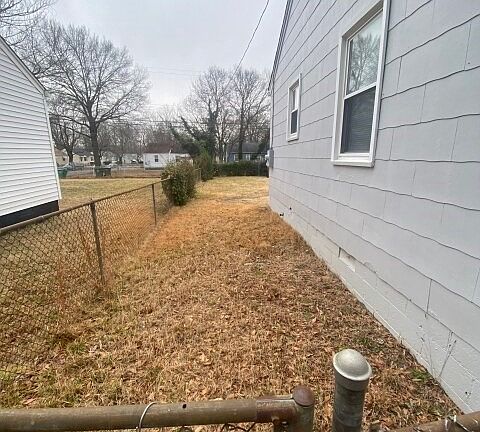2nd image of 1021 Fourqurean Ln
