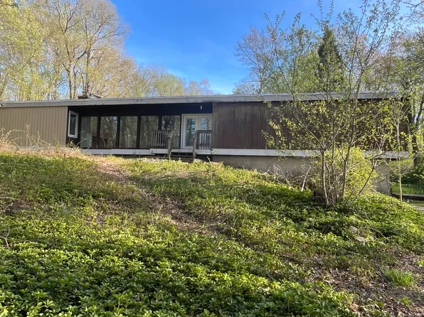 200 Valley Road, Bethany, CT 06524