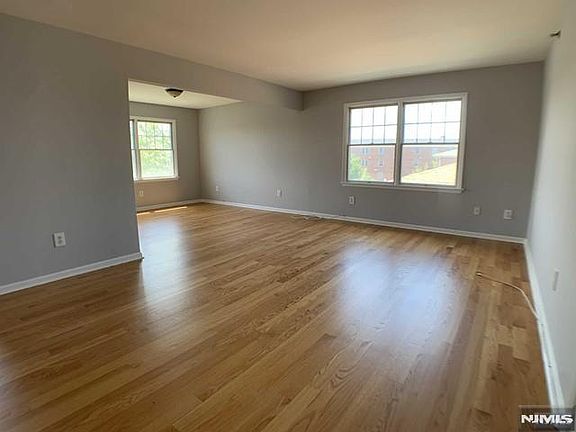 2nd image of 18 Prospect St APT 4