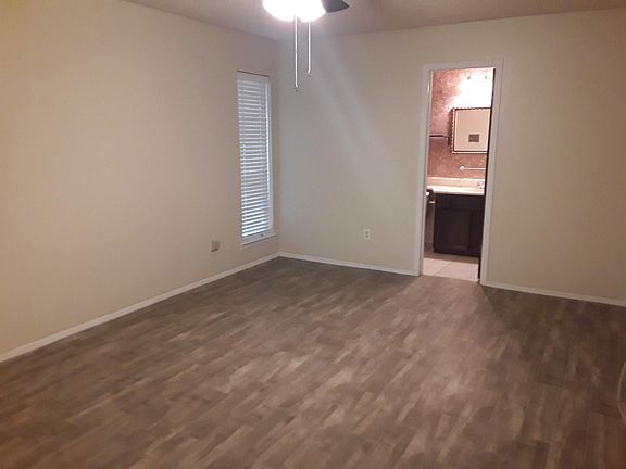 4th image of 1709 Donley Dr