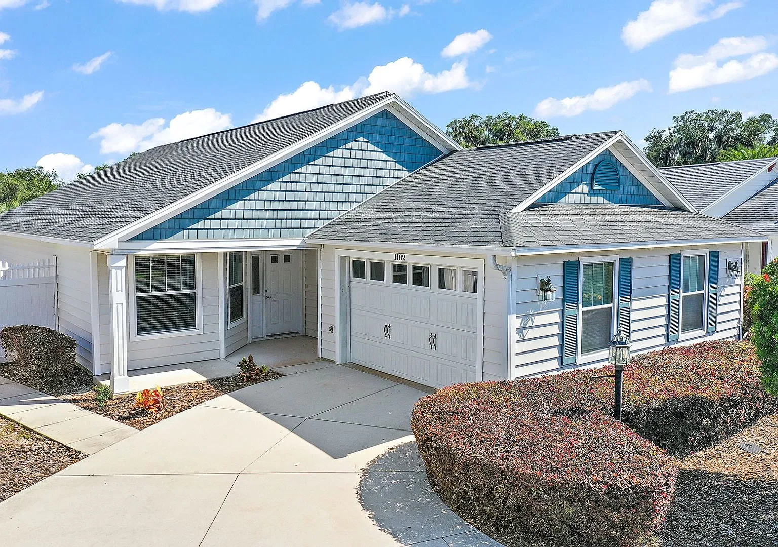 1182 Merryweather Way — Photo 3