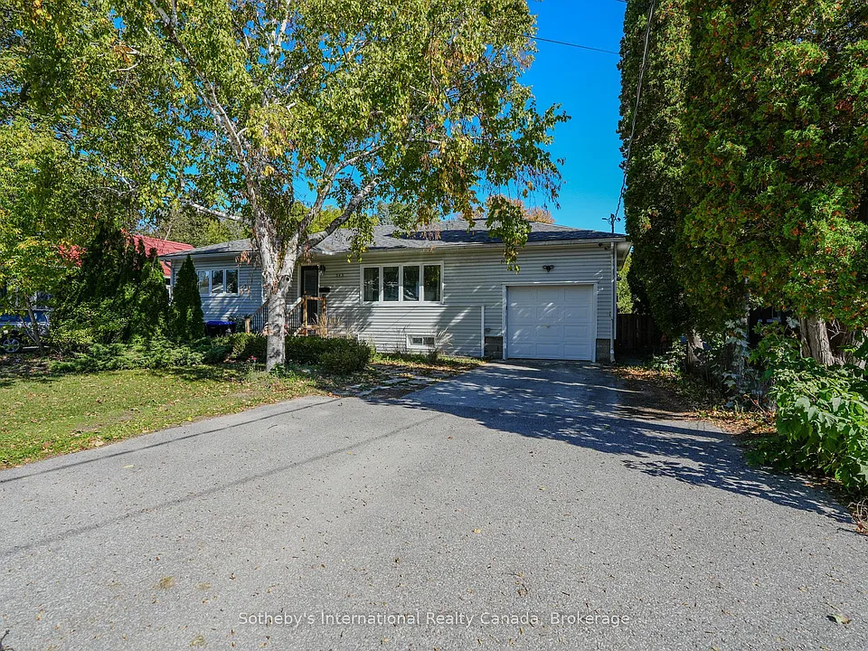345 Napier St