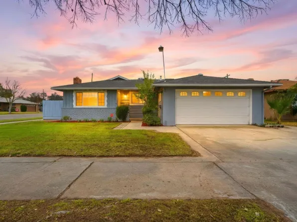2826 E Hampton Way, Fresno, CA 93726