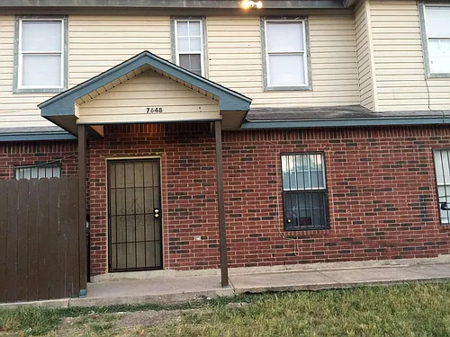 7648 Windsor Oaks Photo 1