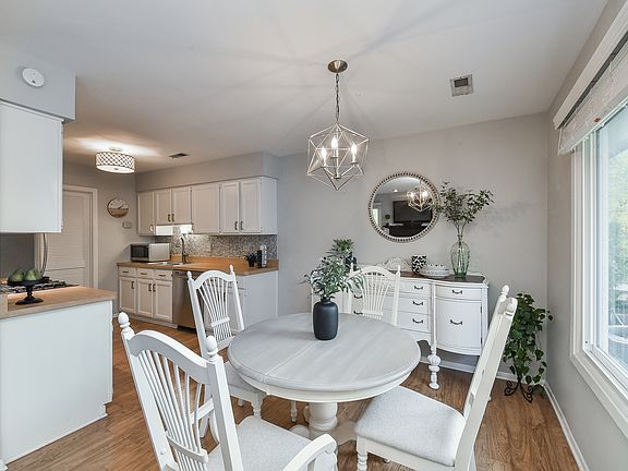 4th image of 5504 Barclay Ct