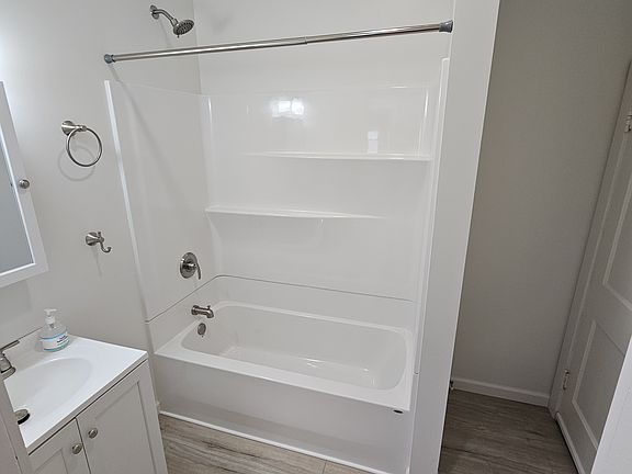 3rd image of 617 Plum St APT 2