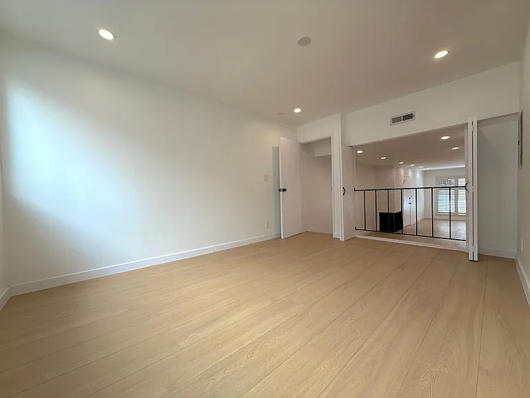 1120 N Flores St #5 — Photo 8